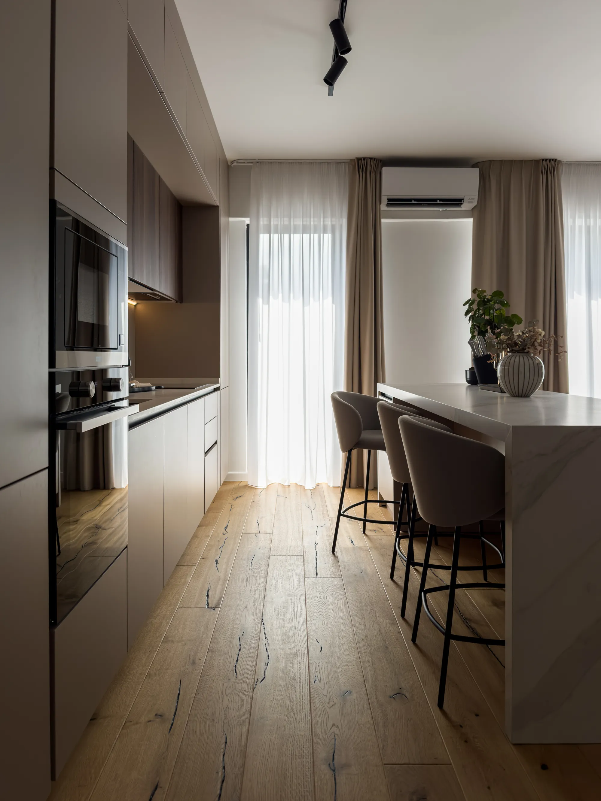 Wood & Cream Apartment