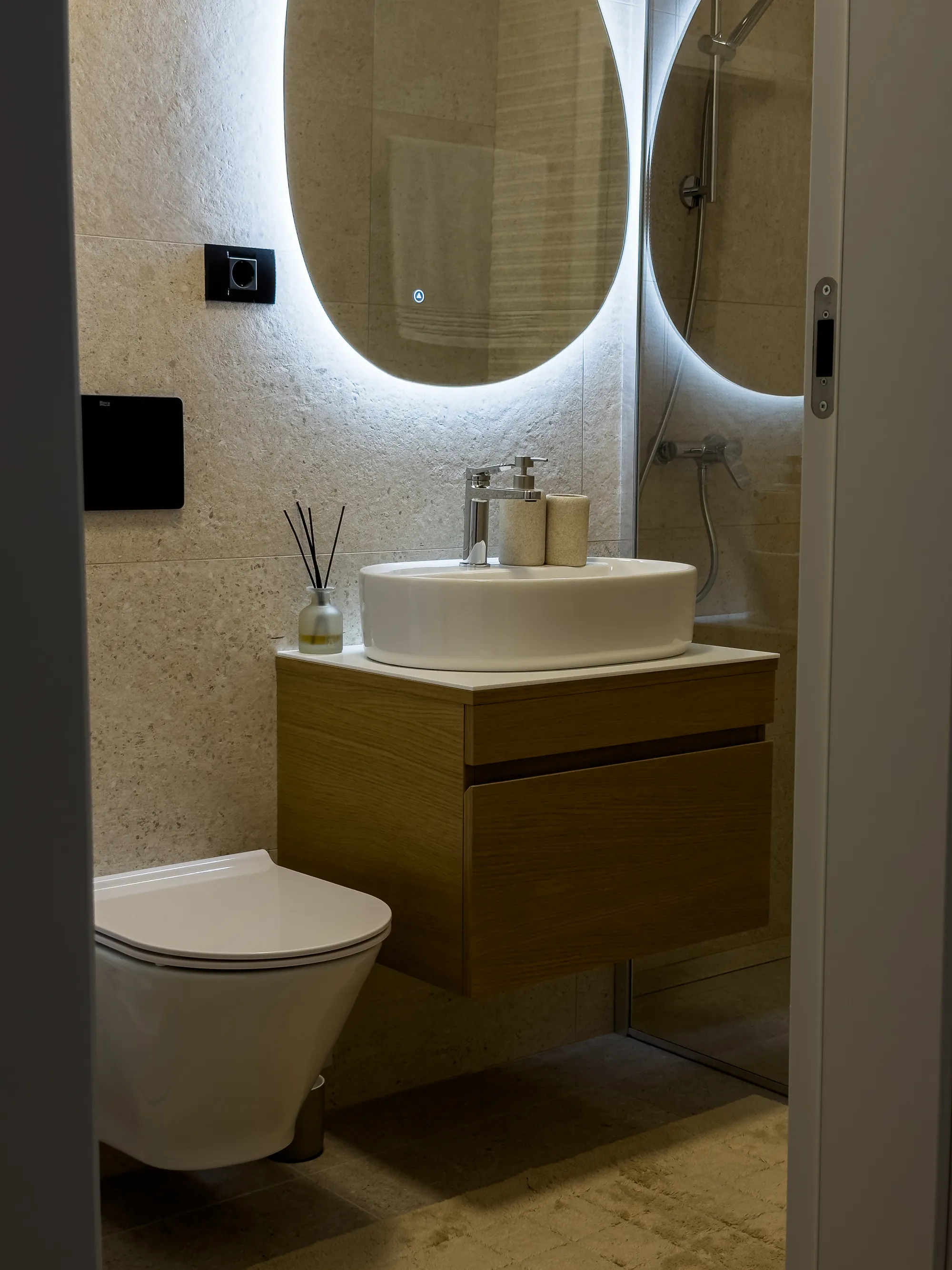 Wood & Cream Apartment — Bucharest