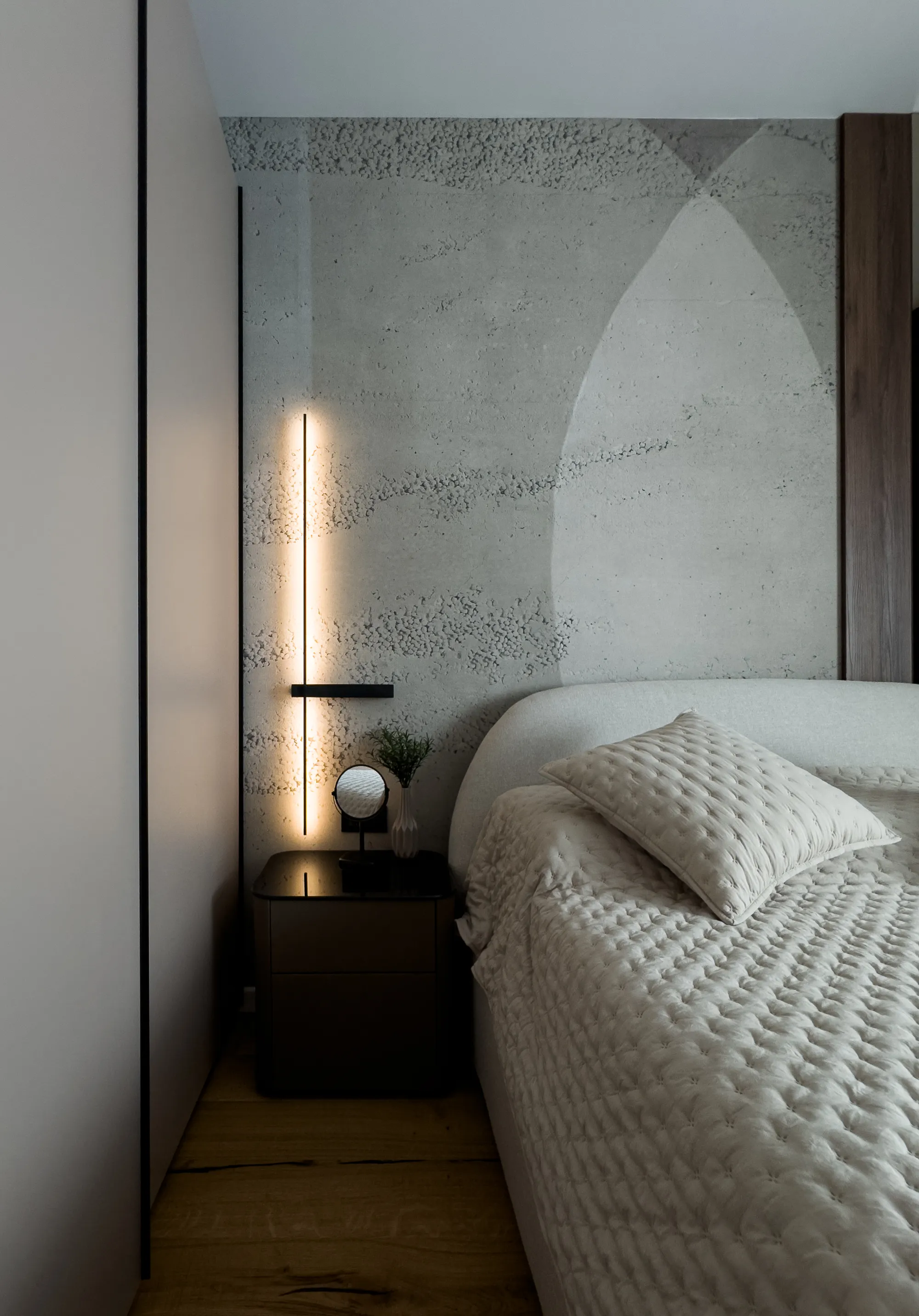 Wood & Cream Apartment — Bucharest